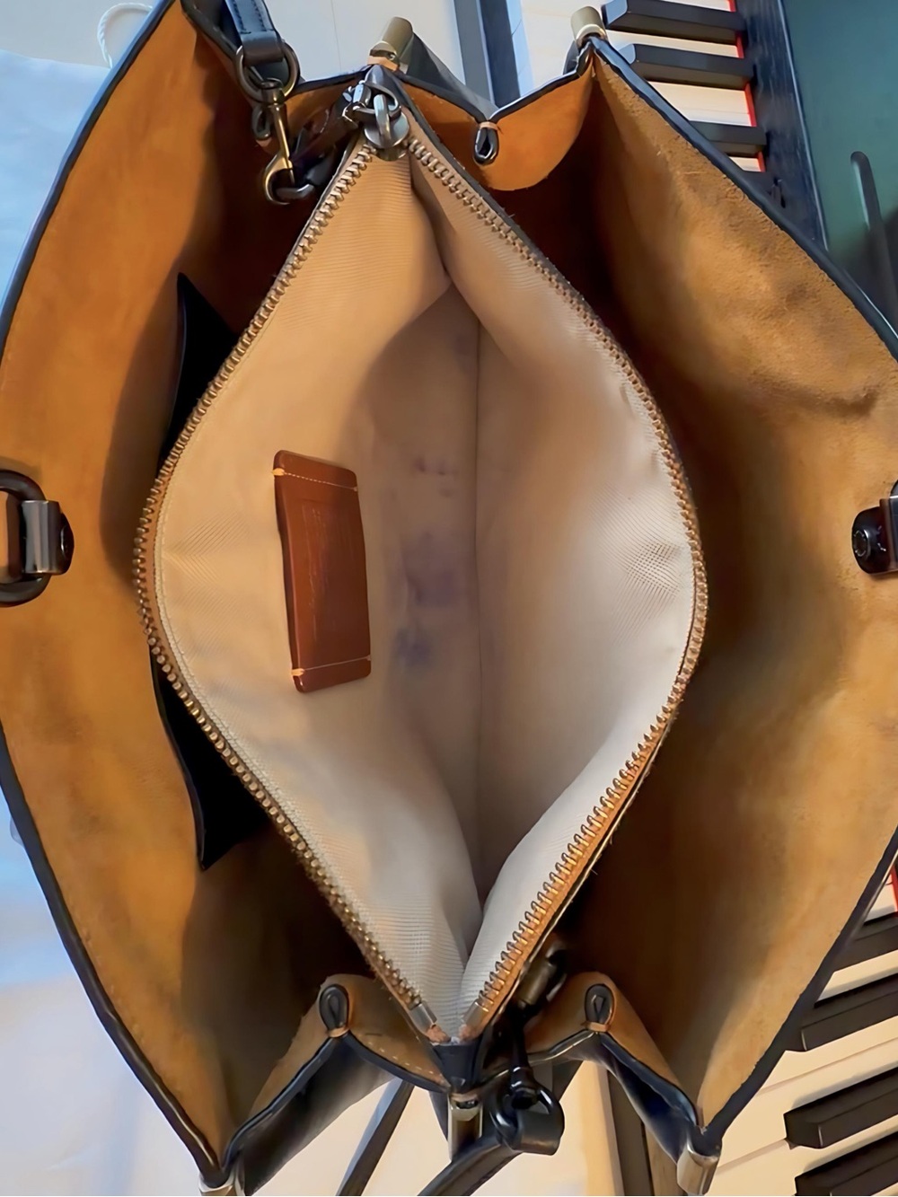 COACH 1941 COOPER CARRYALL BLACK LEATHER BAG 22821 - Picture 13 of 17